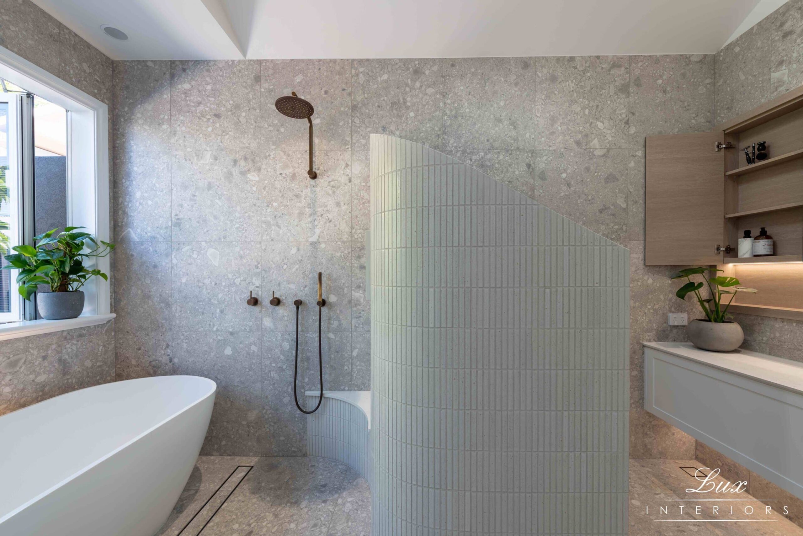 A beautiful light & bright ensuite in Doubleview